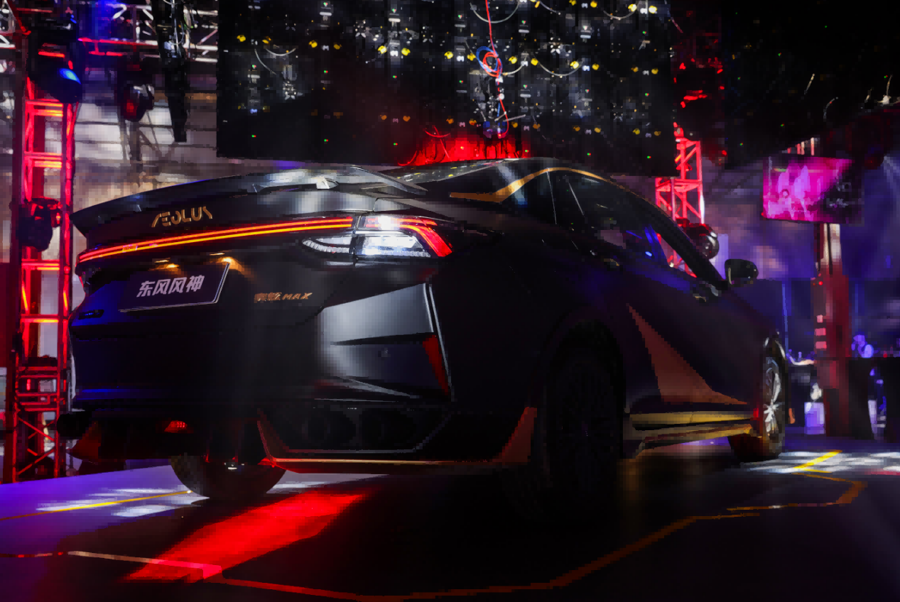 �������������ż�����ȷ�˿ʢ�䣬��ҹ������MAX����ǳ�