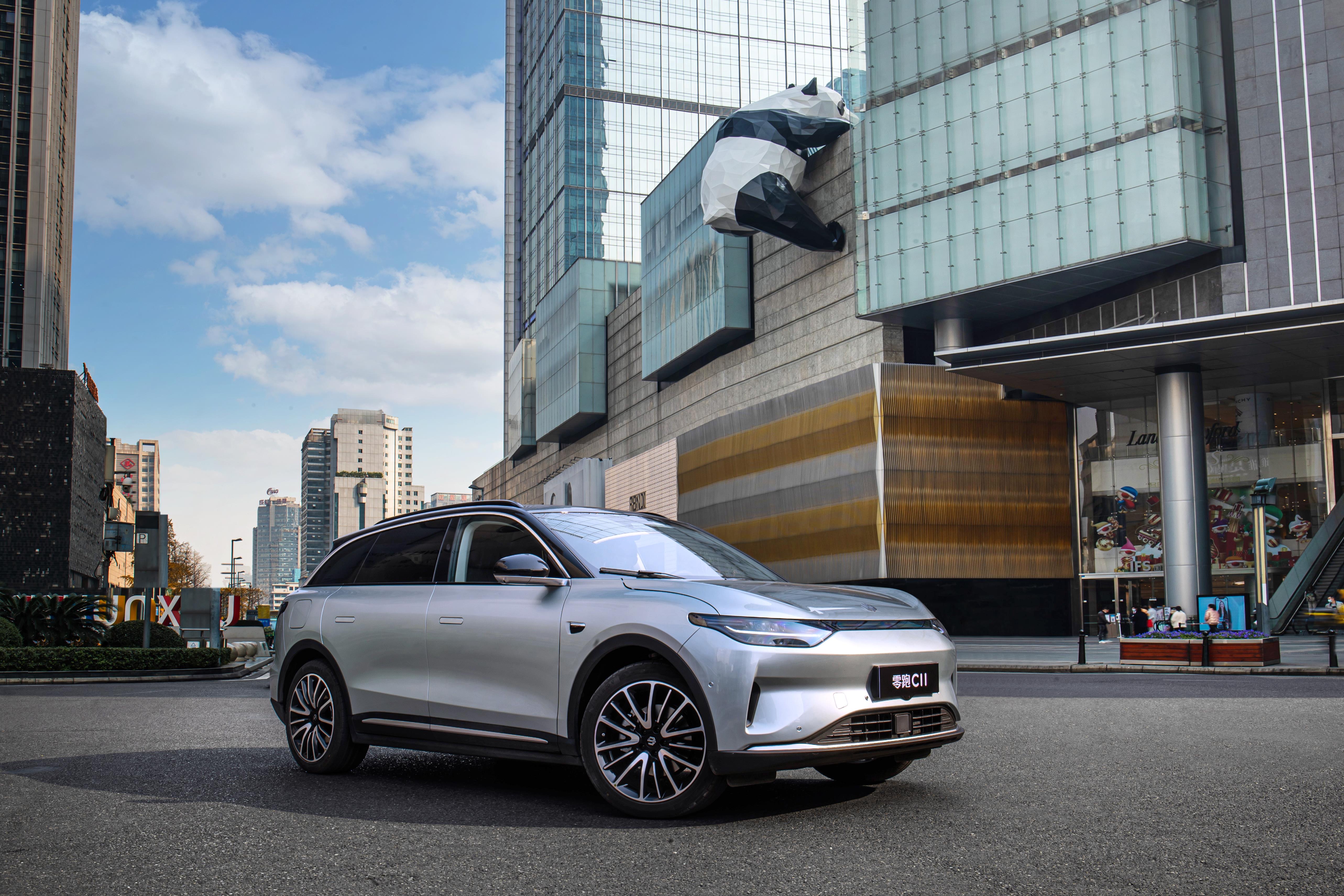 ���ܼ���������ǰ�壬�³����¶�����7000̨�����ѣ�����С������