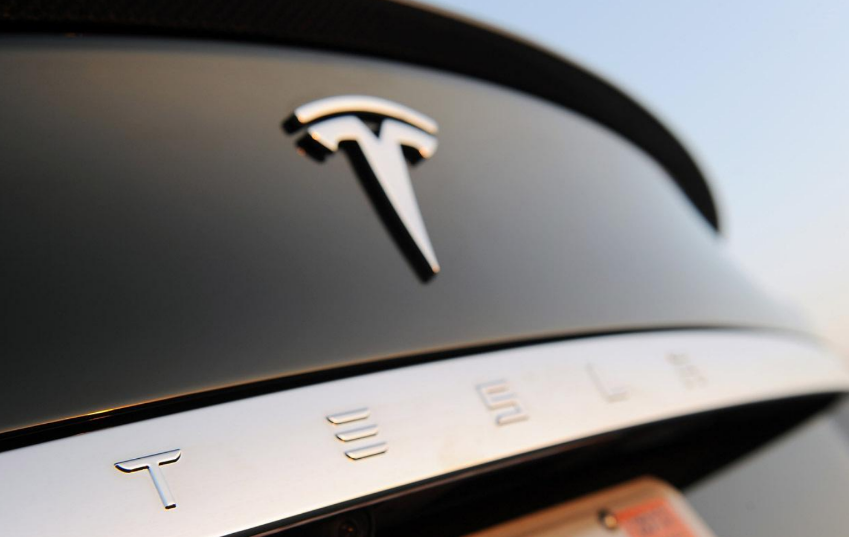 һ��֮�����ȡ��Ʒ�������˹��Model S/X���ۣ����001 FR͵��