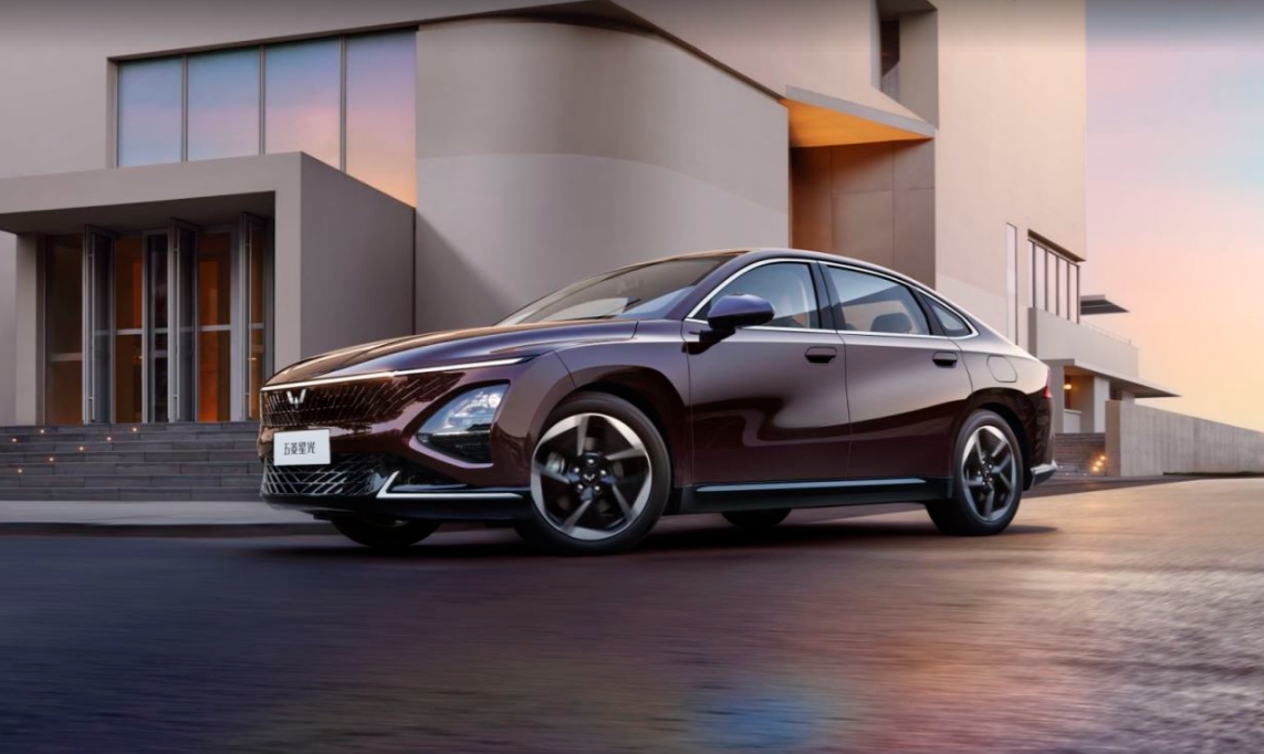 �����˵ĵ�һ̨��쳵���ˣ����2.8m�ͺ�4L������9������