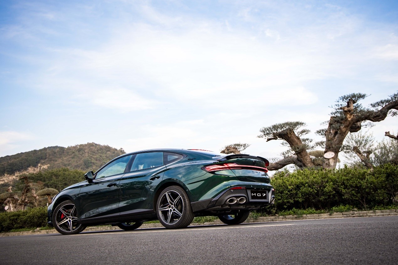����ȼ�ͳ�B���˶��γ��±�ˣ�MG7 2025��ƾʲô��