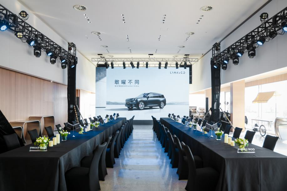 �߸���ͳ�������SUV���⳵���ܺ���SUV�ռ��±�ˣ�