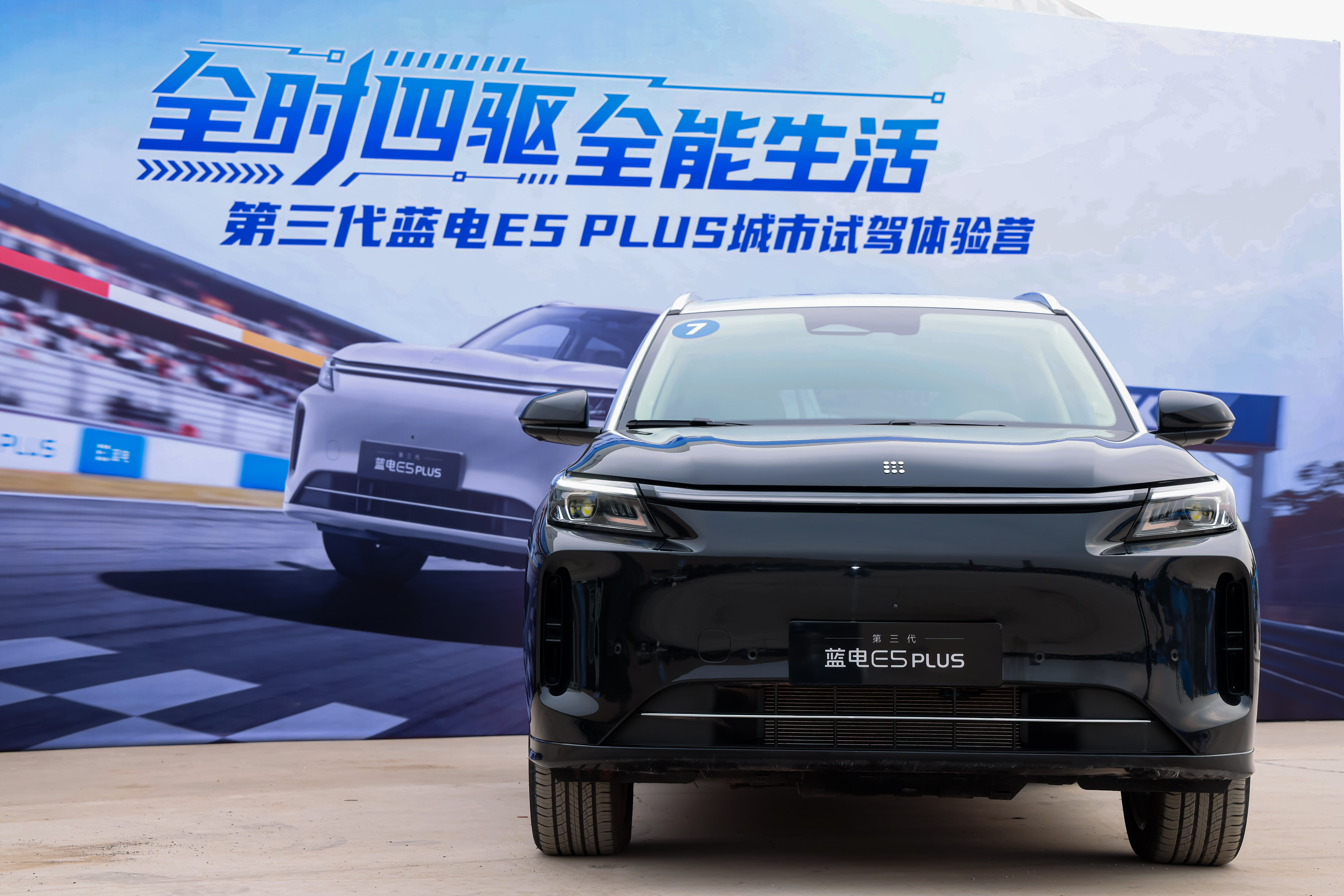 15����Ψһ���ȫʱ�������⳵��Ӳ�˼������¶������SUV�߽� ��