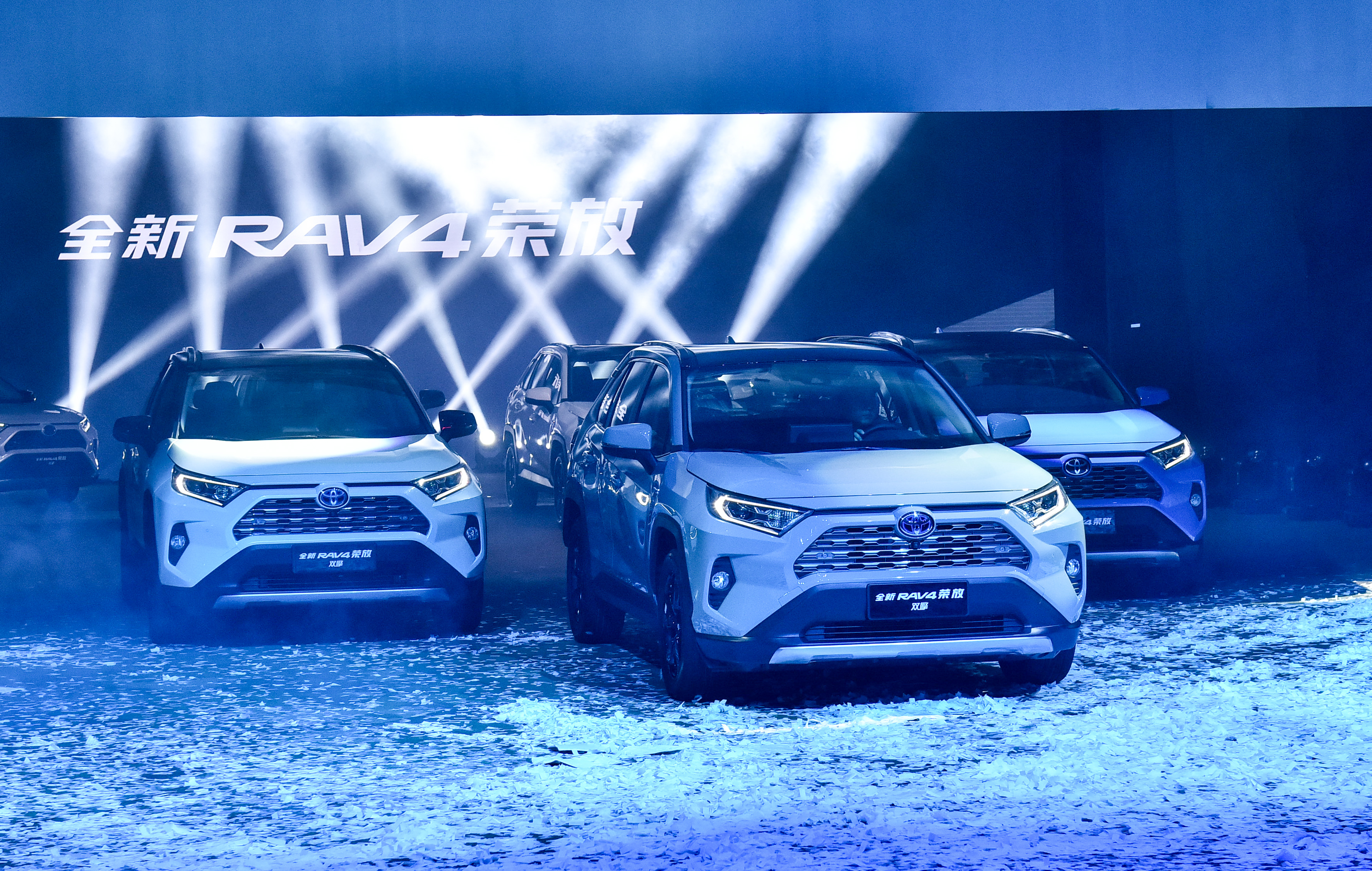 ȫ��RAV4�ٷ����У�Ϊ��Ӯ���糱������