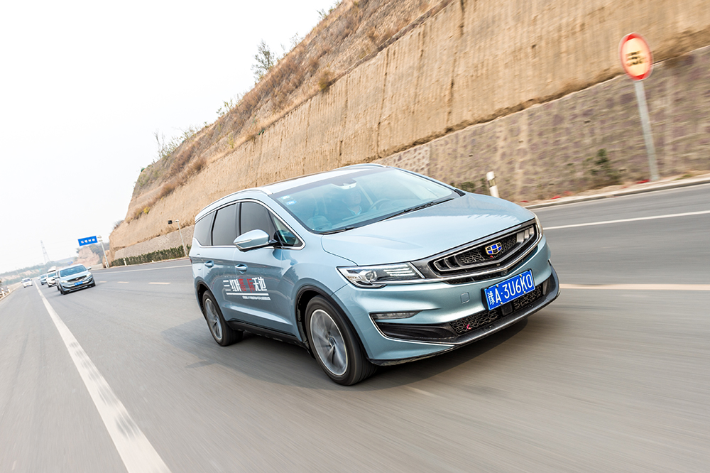 1.8TD�μʿ�����զ��������һ��ɽ·��10������⳵��׬��