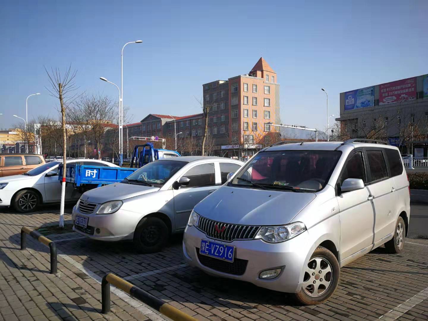 �����ǰ�����������SUV���������ģ�������峵�д����
