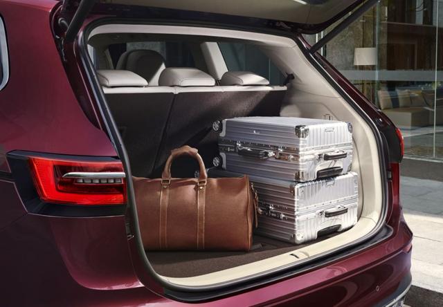 ��һ��߶�MPV���࣬��5.3�׳�����3.2����࣬��������������