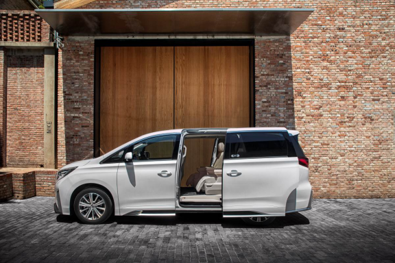 �й���������MPV������,����GM8��ʦ����ʽ����