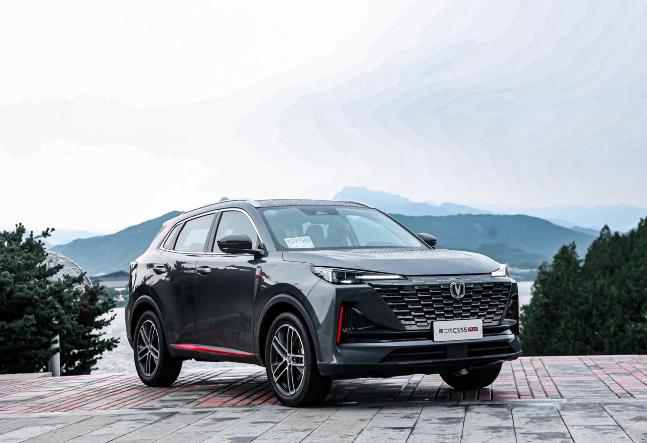 ���������ͺ�5.9L�������������еĽ���SUV������������Ī����