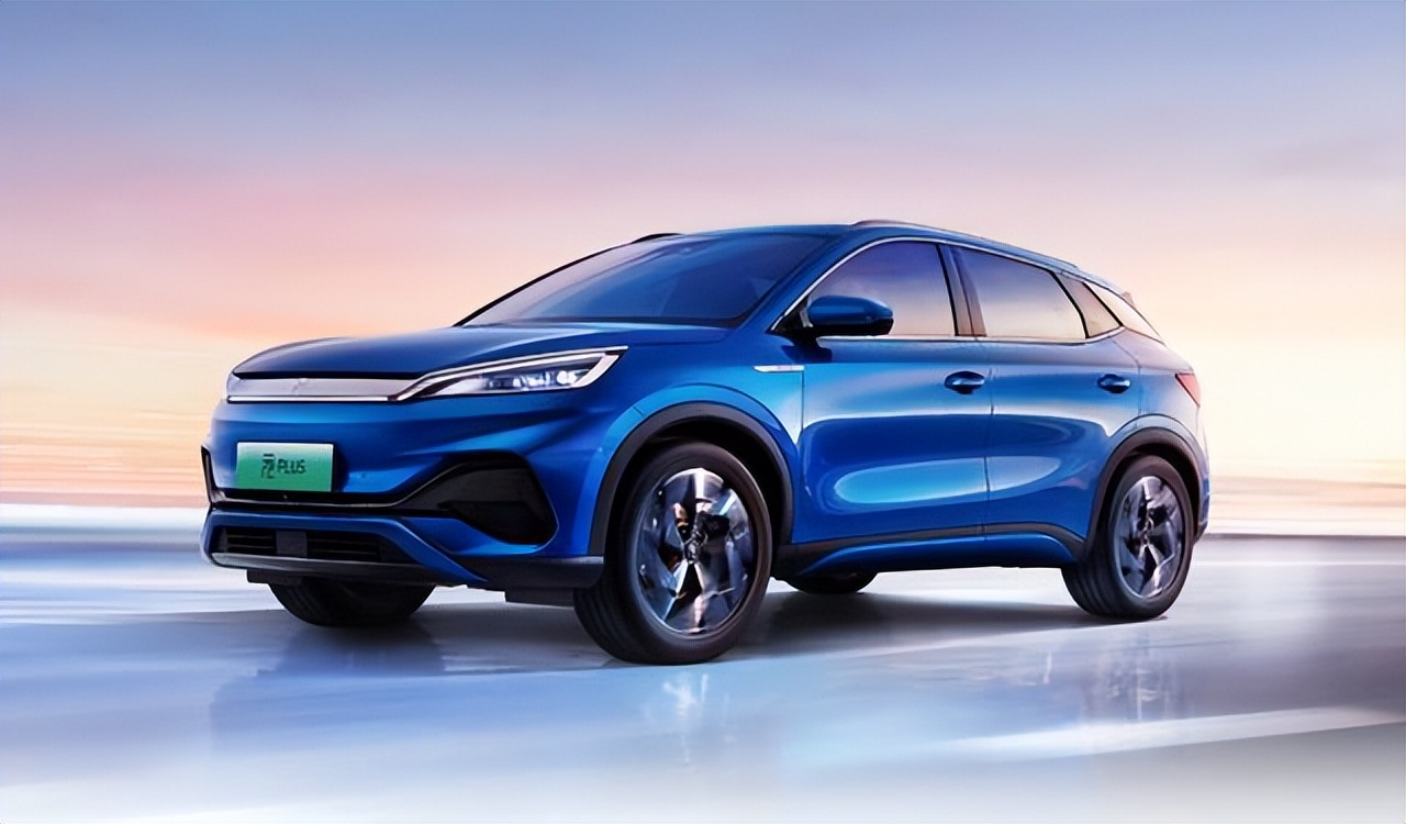 ԪPLUS���������ͷ��źţ���ͳȼ��С��SUV���챻��ſ�ˣ�