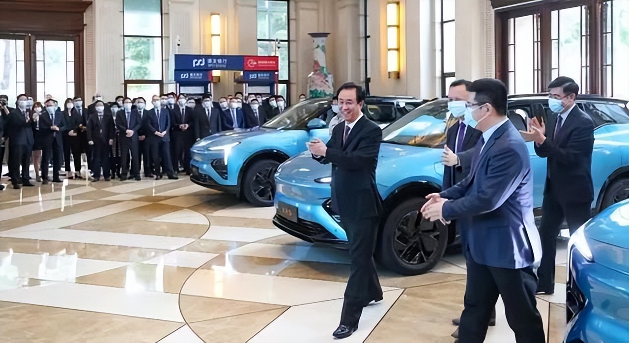 �������ä�������ɣ�������һ�У��������������ˣ�