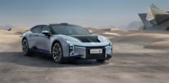 �����ɵ�705km���������ܵĸߺ�HiPhi Z��ʽ���У�