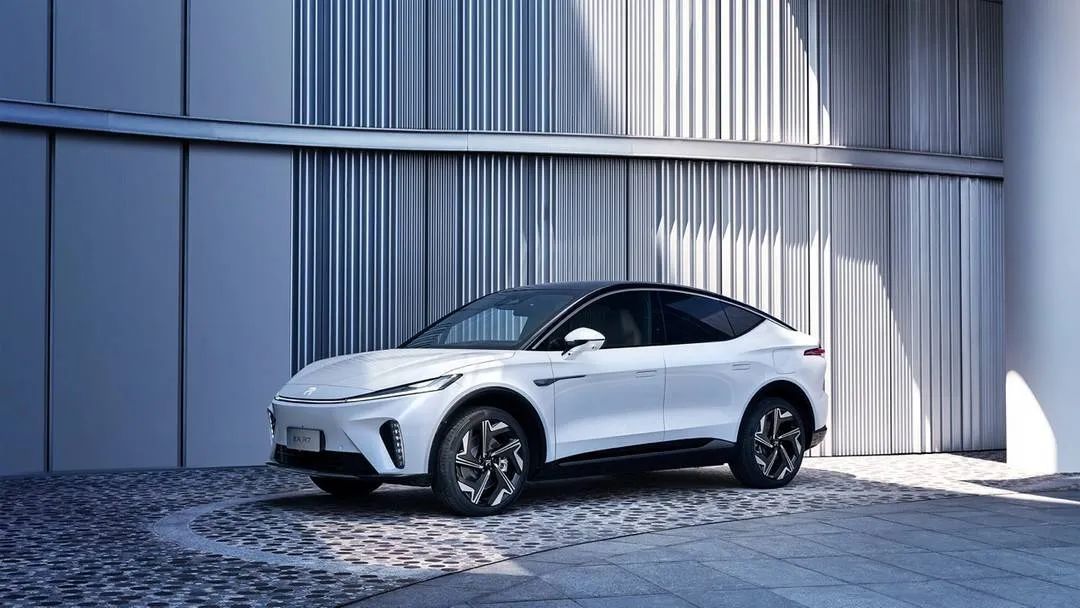 �����Model Y��ֵ��ֵ�򣿲���30�����������������Ȼ�����